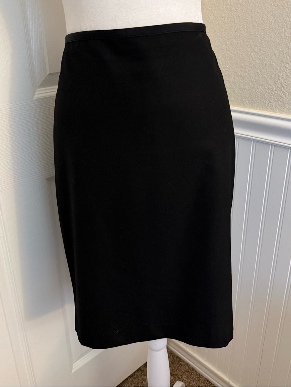 The Limited Black Pencil Skirt - Picture 2 of 6